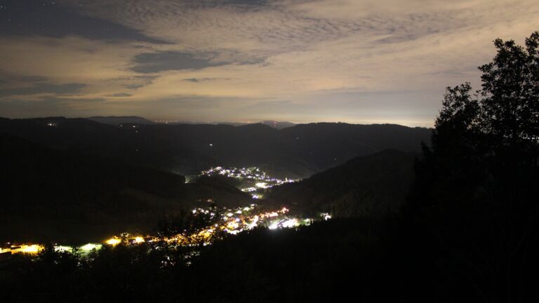 Dieses Bild zeigt eine Webcam-Aufnahme vom Achertal, aufgenommen am Freitag, den 16.10.2026 um 06:10 Uhr. Die Temperatur betrug 13°C.