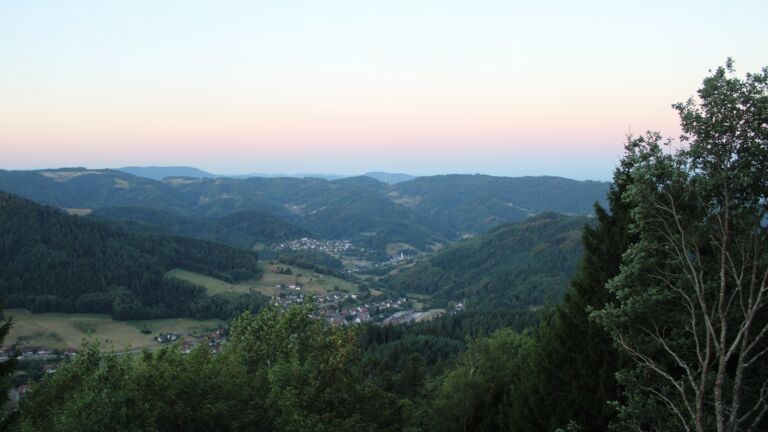 Dieses Bild zeigt eine Webcam-Aufnahme vom Achertal, aufgenommen am Donnerstag, den 13.08.2026 um 06:20 Uhr. Die Temperatur betrug 22.3°C.