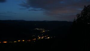 Dieses Bild zeigt eine Webcam-Aufnahme vom Achertal, aufgenommen am Sonntag, den 17.05.2026 um 04:40 Uhr. Die Temperatur betrug 5.4°C.