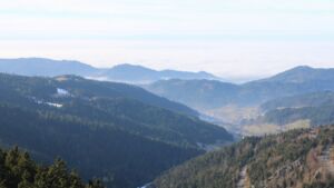 Dieses Bild zeigt eine Webcam-Aufnahme vom Achertal, aufgenommen am Donnerstag, den 22.01.2026 um 13:20 Uhr. Die Temperatur betrug 7.6°C.