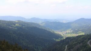 Dieses Bild zeigt eine Webcam-Aufnahme vom Achertal, aufgenommen am Freitag, den 08.05.2026 um 14:20 Uhr. Die Temperatur betrug 12.1°C.