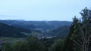 Dieses Bild zeigt eine Webcam-Aufnahme vom Achertal, aufgenommen am Freitag, den 04.09.2026 um 06:30 Uhr. Die Temperatur betrug 17.7°C.