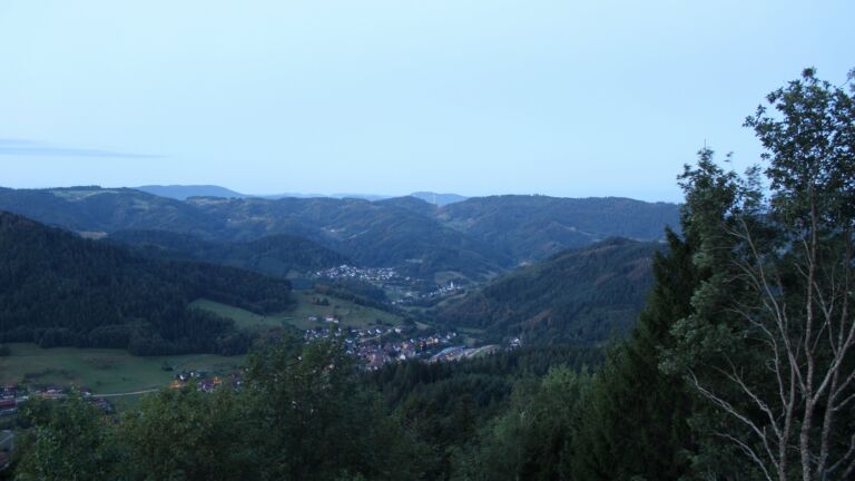 Dieses Bild zeigt eine Webcam-Aufnahme vom Achertal, aufgenommen am Freitag, den 04.09.2026 um 06:30 Uhr. Die Temperatur betrug 17.7°C.