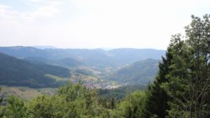 Dieses Bild zeigt eine Webcam-Aufnahme vom Achertal, aufgenommen am Montag, den 03.08.2026 um 15:50 Uhr. Die Temperatur betrug 35.8°C.