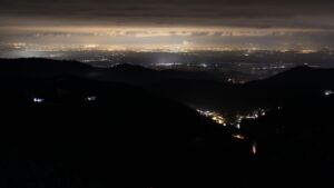 Dieses Bild zeigt eine Webcam-Aufnahme vom Achertal, aufgenommen am Donnerstag, den 27.11.2025 um 00:00 Uhr. Die Temperatur betrug -2.1°C.