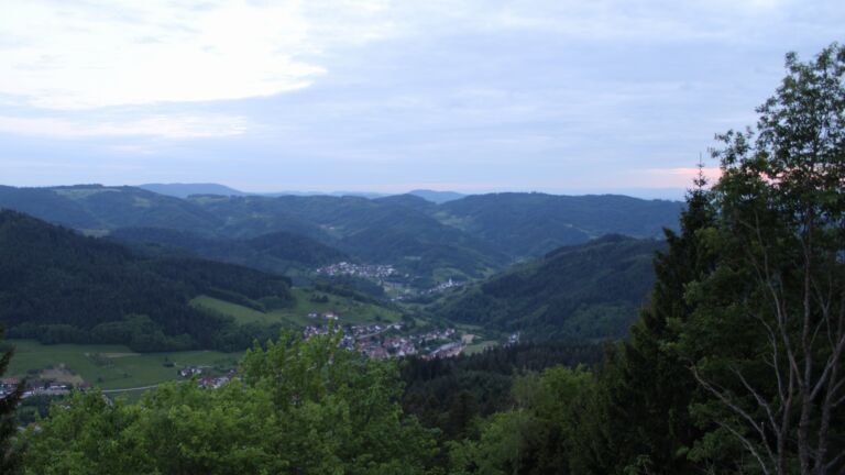 Dieses Bild zeigt eine Webcam-Aufnahme vom Achertal, aufgenommen am Dienstag, den 12.05.2026 um 21:10 Uhr. Die Temperatur betrug 4.5°C.