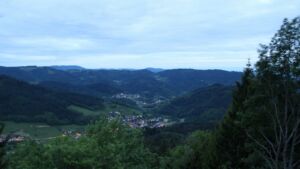 Dieses Bild zeigt eine Webcam-Aufnahme vom Achertal, aufgenommen am Dienstag, den 19.05.2026 um 21:30 Uhr. Die Temperatur betrug 12.4°C.