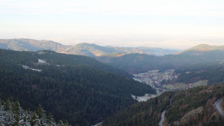 Dieses Bild zeigt eine Webcam-Aufnahme vom Achertal, aufgenommen am Dienstag, den 02.12.2025 um 08:40 Uhr. Die Temperatur betrug 3°C.