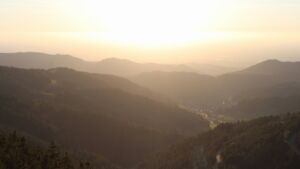 Dieses Bild zeigt eine Webcam-Aufnahme vom Achertal, aufgenommen am Dienstag, den 07.04.2026 um 19:30 Uhr. Die Temperatur betrug 12.6°C.