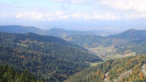 Dieses Bild zeigt eine Webcam-Aufnahme vom Achertal, aufgenommen am Dienstag, den 14.10.2025 um 12:20 Uhr. Die Temperatur betrug 10.1°C.