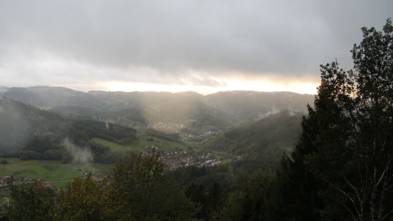Dieses Bild zeigt eine Webcam-Aufnahme vom Achertal, aufgenommen am Sonntag, den 25.10.2026 um 16:40 Uhr. Die Temperatur betrug 6.5°C.