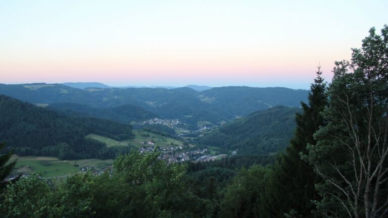 Dieses Bild zeigt eine Webcam-Aufnahme vom Achertal, aufgenommen am Freitag, den 10.07.2026 um 05:40 Uhr. Die Temperatur betrug 18.6°C.