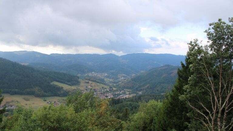 Dieses Bild zeigt eine Webcam-Aufnahme vom Achertal, aufgenommen am Samstag, den 22.08.2026 um 12:30 Uhr. Die Temperatur betrug 14.1°C.