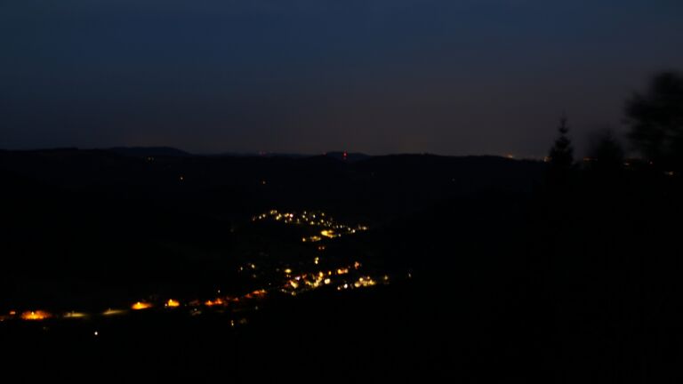 Dieses Bild zeigt eine Webcam-Aufnahme vom Achertal, aufgenommen am Donnerstag, den 27.08.2026 um 05:40 Uhr. Die Temperatur betrug 23.2°C.