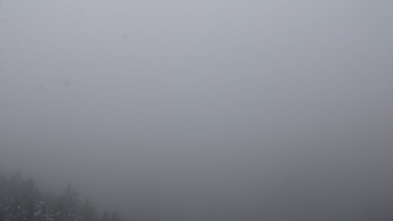 Dieses Bild zeigt eine Webcam-Aufnahme vom Achertal, aufgenommen am Freitag, den 28.11.2025 um 11:30 Uhr. Die Temperatur betrug 2.8°C.