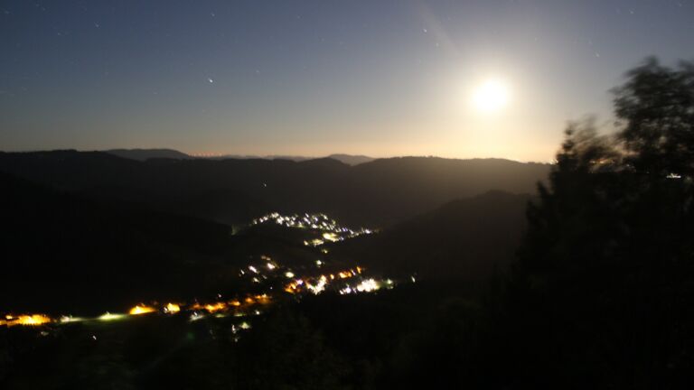 Dieses Bild zeigt eine Webcam-Aufnahme vom Achertal, aufgenommen am Mittwoch, den 23.09.2026 um 02:30 Uhr. Die Temperatur betrug 10.4°C.