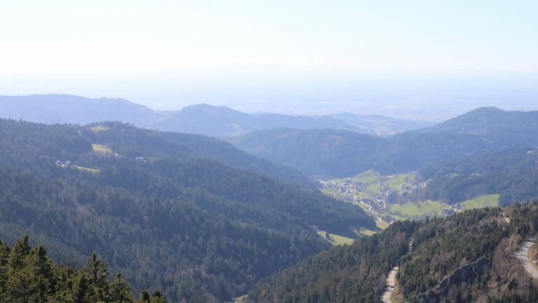 Dieses Bild zeigt eine Webcam-Aufnahme vom Achertal, aufgenommen am Dienstag, den 07.04.2026 um 16:40 Uhr. Die Temperatur betrug 14.6°C.