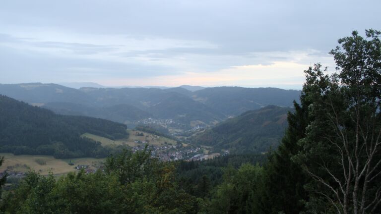Dieses Bild zeigt eine Webcam-Aufnahme vom Achertal, aufgenommen am Dienstag, den 18.08.2026 um 20:20 Uhr. Die Temperatur betrug 18.8°C.