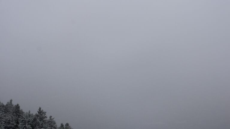 Dieses Bild zeigt eine Webcam-Aufnahme vom Achertal, aufgenommen am Montag, den 17.11.2025 um 09:40 Uhr. Die Temperatur betrug -0.7°C.