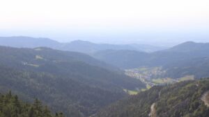 Dieses Bild zeigt eine Webcam-Aufnahme vom Achertal, aufgenommen am Dienstag, den 26.08.2025 um 17:30 Uhr. Die Temperatur betrug 22.2°C.