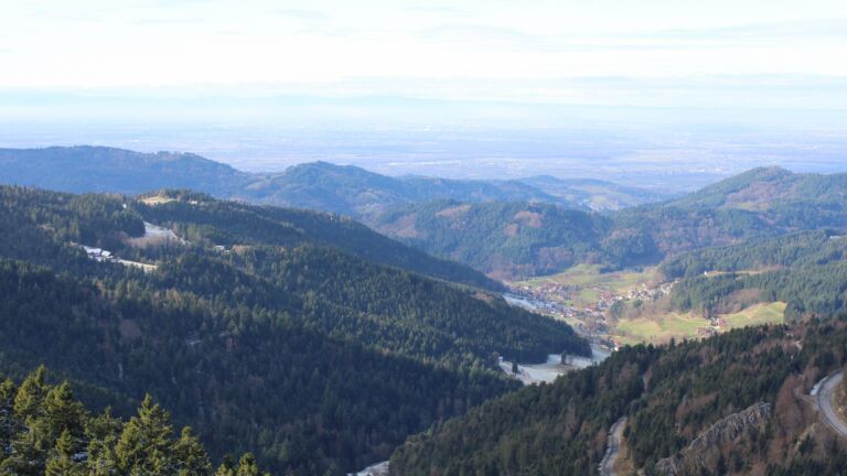 Dieses Bild zeigt eine Webcam-Aufnahme vom Achertal, aufgenommen am Mittwoch, den 19.11.2025 um 12:30 Uhr. Die Temperatur betrug -0.1°C.