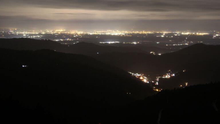 Dieses Bild zeigt eine Webcam-Aufnahme vom Achertal, aufgenommen am Samstag, den 20.12.2025 um 06:40 Uhr. Die Temperatur betrug 5.1°C.