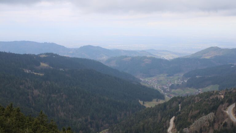 Dieses Bild zeigt eine Webcam-Aufnahme vom Achertal, aufgenommen am Samstag, den 28.02.2026 um 10:30 Uhr. Die Temperatur betrug 6.6°C.