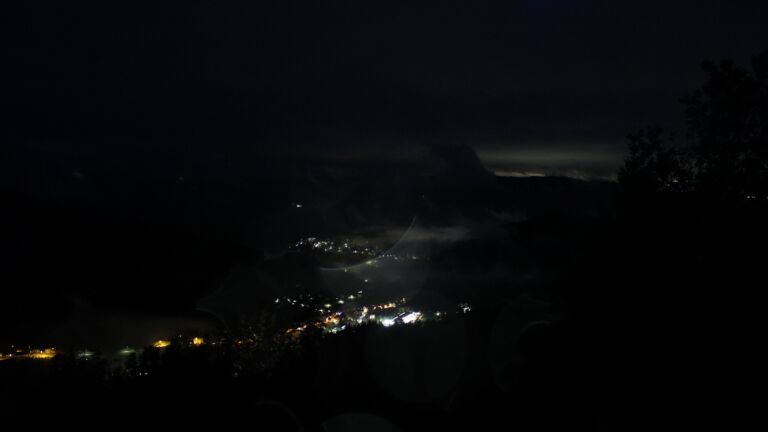 Dieses Bild zeigt eine Webcam-Aufnahme vom Achertal, aufgenommen am Mittwoch, den 14.10.2026 um 06:40 Uhr. Die Temperatur betrug 11.1°C.