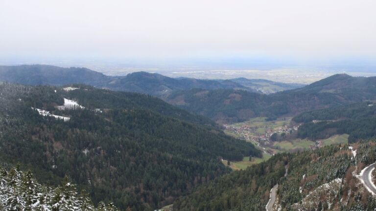 Dieses Bild zeigt eine Webcam-Aufnahme vom Achertal, aufgenommen am Freitag, den 28.11.2025 um 10:40 Uhr. Die Temperatur betrug 3°C.