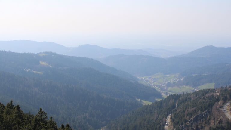 Dieses Bild zeigt eine Webcam-Aufnahme vom Achertal, aufgenommen am Mittwoch, den 18.03.2026 um 15:00 Uhr. Die Temperatur betrug 4.8°C.