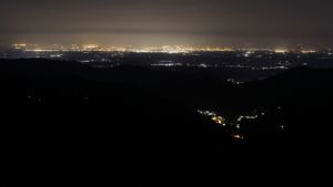 Dieses Bild zeigt eine Webcam-Aufnahme vom Achertal, aufgenommen am Mittwoch, den 02.07.2025 um 01:00 Uhr. Die Temperatur betrug 24.2°C.