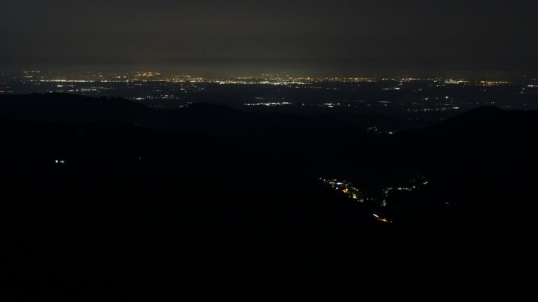 Dieses Bild zeigt eine Webcam-Aufnahme vom Achertal, aufgenommen am Freitag, den 06.03.2026 um 05:50 Uhr. Die Temperatur betrug 11.5°C.