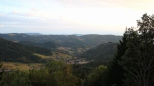 Dieses Bild zeigt eine Webcam-Aufnahme vom Achertal, aufgenommen am Montag, den 24.08.2026 um 20:10 Uhr. Die Temperatur betrug 18.3°C.