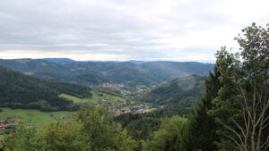 Dieses Bild zeigt eine Webcam-Aufnahme vom Achertal, aufgenommen am Freitag, den 18.09.2026 um 15:40 Uhr. Die Temperatur betrug 12.9°C.