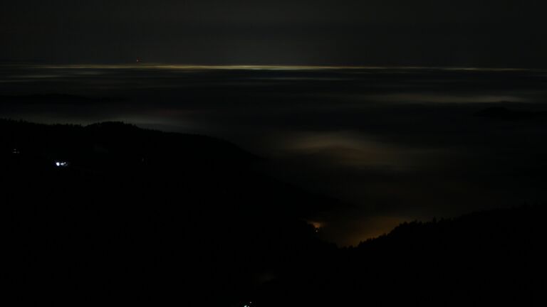 Dieses Bild zeigt eine Webcam-Aufnahme vom Achertal, aufgenommen am Sonntag, den 18.01.2026 um 05:30 Uhr. Die Temperatur betrug 5.3°C.