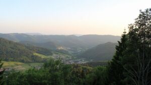 Dieses Bild zeigt eine Webcam-Aufnahme vom Achertal, aufgenommen am Montag, den 25.05.2026 um 20:40 Uhr. Die Temperatur betrug 24.2°C.