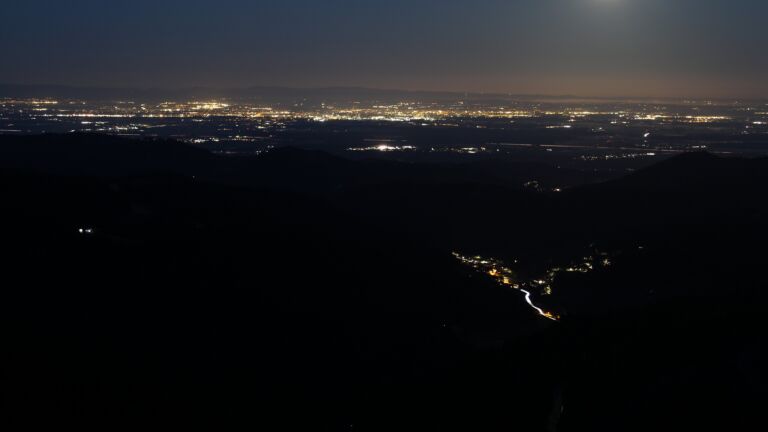 Dieses Bild zeigt eine Webcam-Aufnahme vom Achertal, aufgenommen am Montag, den 02.03.2026 um 06:10 Uhr. Die Temperatur betrug 4.9°C.