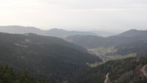 Dieses Bild zeigt eine Webcam-Aufnahme vom Achertal, aufgenommen am Samstag, den 15.11.2025 um 14:40 Uhr. Die Temperatur betrug 10.9°C.