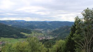 Dieses Bild zeigt eine Webcam-Aufnahme vom Achertal, aufgenommen am Freitag, den 18.09.2026 um 16:10 Uhr. Die Temperatur betrug 13.8°C.