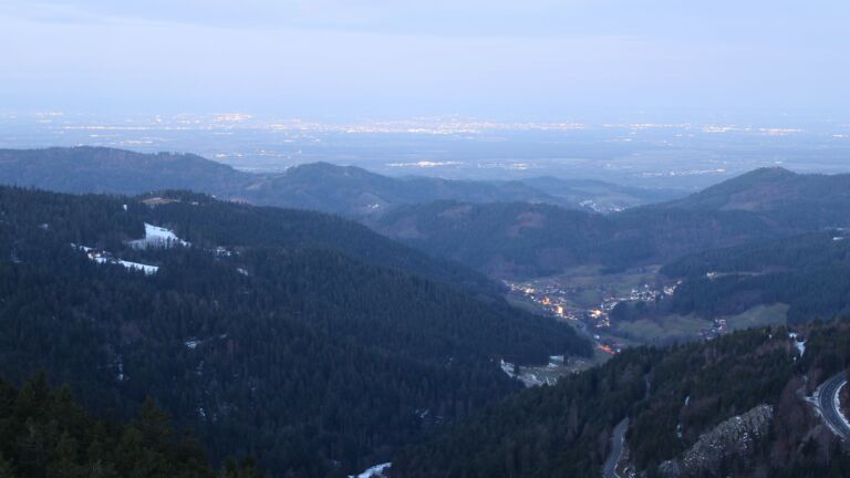 Dieses Bild zeigt eine Webcam-Aufnahme vom Achertal, aufgenommen am Freitag, den 16.01.2026 um 07:40 Uhr. Die Temperatur betrug 4.8°C.