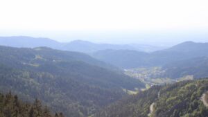 Dieses Bild zeigt eine Webcam-Aufnahme vom Achertal, aufgenommen am Montag, den 19.05.2025 um 17:50 Uhr. Die Temperatur betrug 17.2°C.
