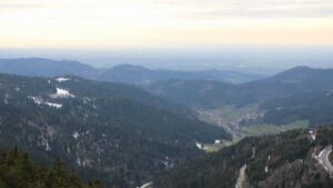 Dieses Bild zeigt eine Webcam-Aufnahme vom Achertal, aufgenommen am Freitag, den 03.04.2026 um 18:20 Uhr. Die Temperatur betrug 6.1°C.