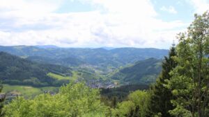 Dieses Bild zeigt eine Webcam-Aufnahme vom Achertal, aufgenommen am Freitag, den 15.05.2026 um 15:30 Uhr. Die Temperatur betrug 8.4°C.