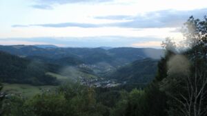 Dieses Bild zeigt eine Webcam-Aufnahme vom Achertal, aufgenommen am Montag, den 31.08.2026 um 20:10 Uhr. Die Temperatur betrug 13.8°C.