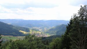 Dieses Bild zeigt eine Webcam-Aufnahme vom Achertal, aufgenommen am Mittwoch, den 01.07.2026 um 15:30 Uhr. Die Temperatur betrug 22.2°C.