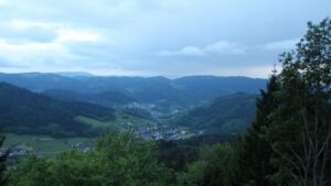 Dieses Bild zeigt eine Webcam-Aufnahme vom Achertal, aufgenommen am Freitag, den 15.05.2026 um 21:00 Uhr. Die Temperatur betrug 5.1°C.