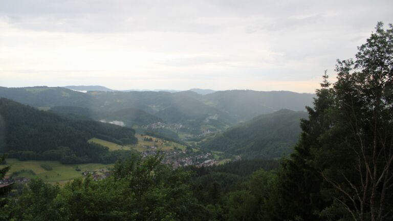 Dieses Bild zeigt eine Webcam-Aufnahme vom Achertal, aufgenommen am Montag, den 08.06.2026 um 20:50 Uhr. Die Temperatur betrug 15.6°C.