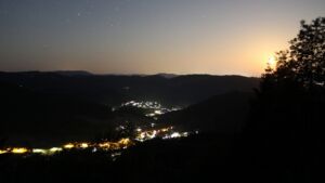 Dieses Bild zeigt eine Webcam-Aufnahme vom Achertal, aufgenommen am Donnerstag, den 28.05.2026 um 03:20 Uhr. Die Temperatur betrug 17.2°C.