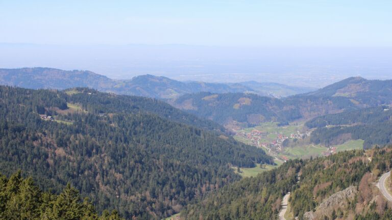 Dieses Bild zeigt eine Webcam-Aufnahme vom Achertal, aufgenommen am Samstag, den 11.04.2026 um 12:20 Uhr. Die Temperatur betrug 16.3°C.