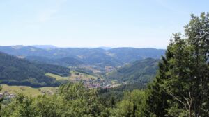Dieses Bild zeigt eine Webcam-Aufnahme vom Achertal, aufgenommen am Freitag, den 24.07.2026 um 14:10 Uhr. Die Temperatur betrug 26.2°C.